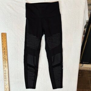 ALO Yoga 7/8 High waisted moto Leggings